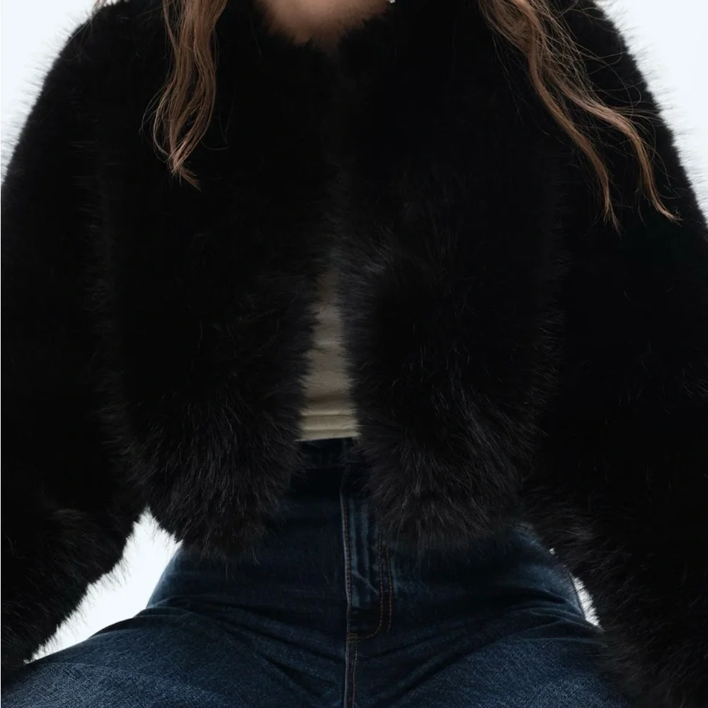 Mango Black Faux Fur crop Jacket sz S - Picture 2 of 7